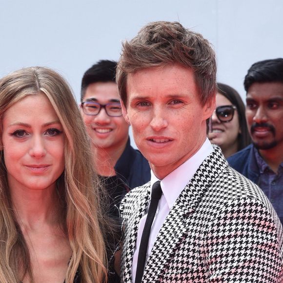 Eddie Redmayne et sa femme Hannah Redmayne à la première de The Aeronauts lors du Festival International du Film de Toronto 2019 au Canada, le 8 septembre 2019.