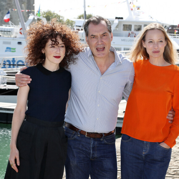 Samuel Labarthe, Blandine Bellavoir et Elodie Frenck au photocall de "Les Petits Meurtres d'Agatha Christie" lors de la 19ème édition du Festival de la Fiction TV de la Rochelle, le 14 septembre 2017. © Patrick Bernard/Bestimage