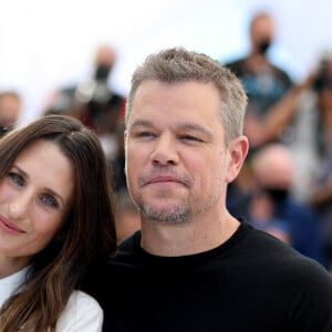 Camille Cottin et Matt Damon au photocall du film "Stillwater" (Hors compétition) lors du 74ème festival international du film de Cannes le 9 juillet 2021 