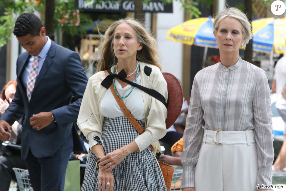 Sarah Jessica Parker et Cynthia Nixon sur le tournage de "And Just Like That..." : une nouvelle saison de la série culte "Sex and the City", sur la cinquième Avenue à Manhattan, New York City, New York, Etats-Unis, le 9 juillet 2021.