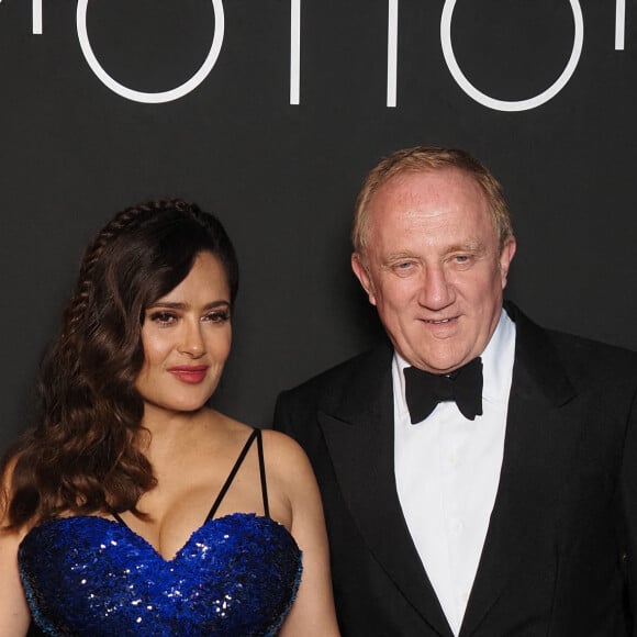 Salma Hayek et son mari François-Henri Pinault au photocall de la soirée Kering "Women In Motion" lors du 74ème Festival International du Film de Cannes, le 11 juillet 2021. © Jacovides-Borde-Moreau/Bestimage