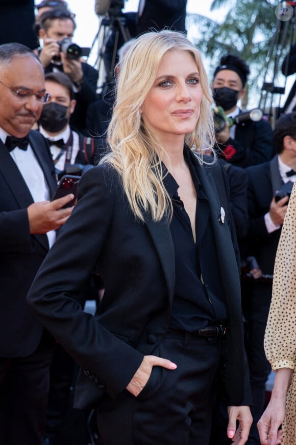 Mélanie Laurent en Céline - Montée des marches du film "Benedetta" lors du 74ème Festival International du Film de Cannes. Le 9 juillet 2021 © Borde-Jacovides-Moreau / Bestimage 