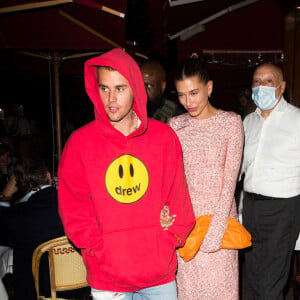 Exclusif - Justin Bieber et sa femme Hailey (Baldwin) sortent du restaurant Le Stresa à Paris le 21 juin 2021. © Da Silva / Perusseau / Bestimage