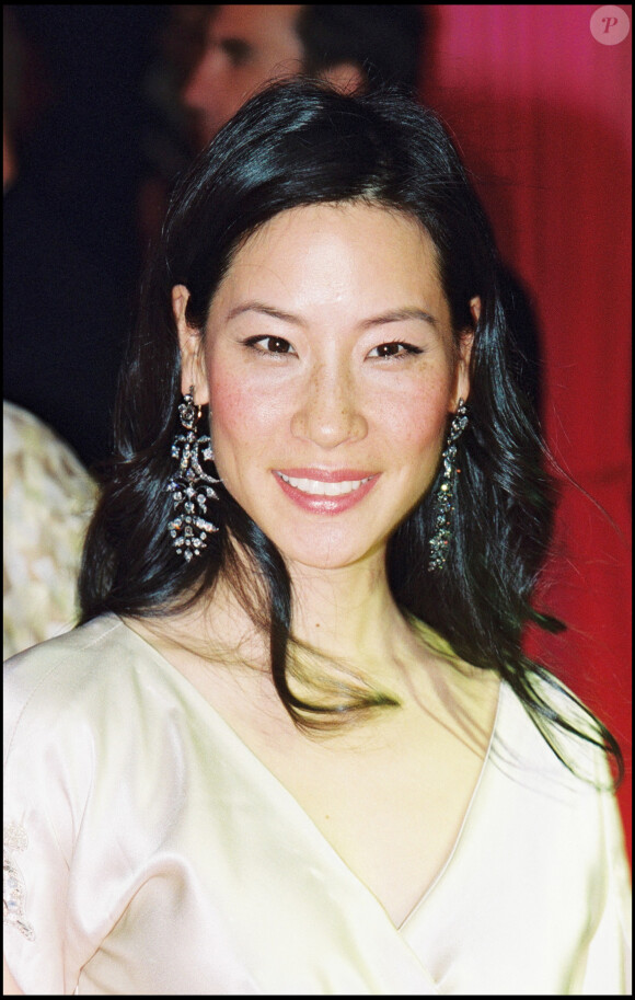 Archives - Lucy Liu - Première du film "Charle et ses drôles de dames" à Paris. 2000.