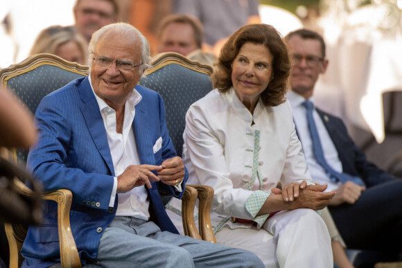 Le roi Carl XVI Gustaf et la reine Silvia - La famille royale de Suède célèbre le 44 ème anniversaire de la princesse Victoria lors d'un concert au château de Borgholm sur l'île d'Oland, le 14 juillet 2021.