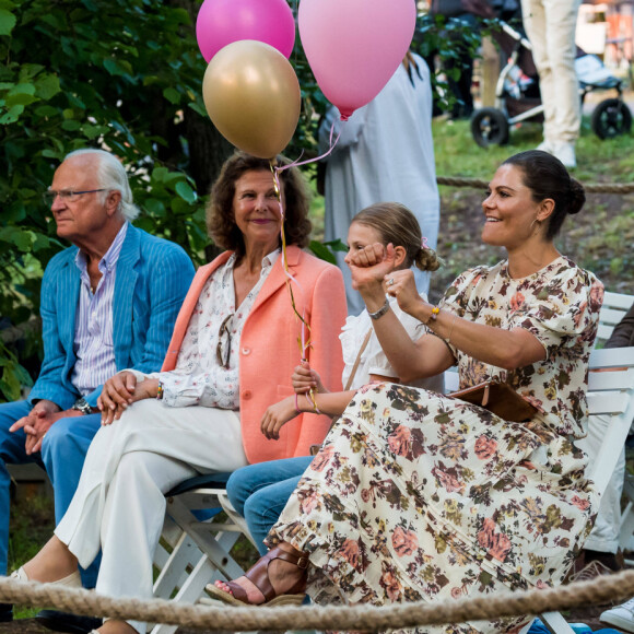 Le roi Carl XVI Gustav de Suède, La reine Silvia de Suède, La princesse Victoria de Suède, Le prince Daniel de Suède, La princesse Estelle de Suède, Le prince Carl Philip de Suède, - La famille royale suèdoise assiste au concert "Solliden Sessions" au château de Solliden à Borgholm, Suède, le 13 juillet 2021.