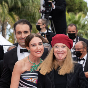 Michael Covino, Elsa Zylberstein, Andrea Arnold - Montée des marches du film " Les intranquilles " lors du 74ème Festival International du Film de Cannes. Le 16 juillet 2021 © Borde-Jacovides-Moreau / Bestimage