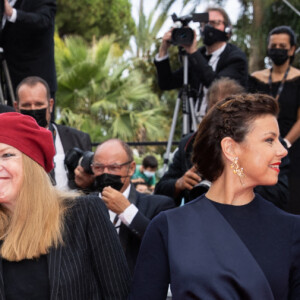 Michael Covino, Elsa Zylberstein, Andrea Arnold, Mounia Meddour, Daniel Burman - Montée des marches du film " Les intranquilles " lors du 74ème Festival International du Film de Cannes. Le 16 juillet 2021 © Borde-Jacovides-Moreau / Bestimage