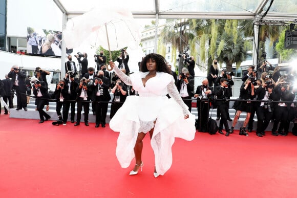 La chanteuse Yseult - Montée des marches du film " Les intranquilles " lors du 74ème Festival International du Film de Cannes. Le 16 juillet 2021 © Borde-Jacovides-Moreau / Bestimage