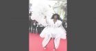 Cannes 2021 : Yseult décolletée et ultra stylée, sa tenue spectaculaire fait sensation
