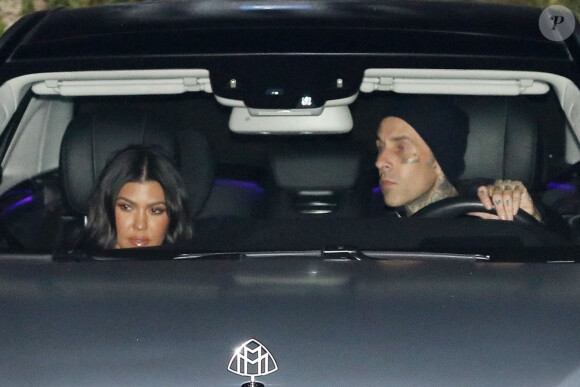 Exclusif - Kourtney Kardashian et son compagnon Travis Barker sont allés diner en amoureux au restaurant Nobu dans le quartier de Malibu à Los Angeles, le 13 juillet 2021 