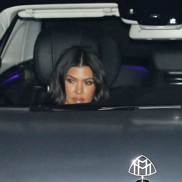 Exclusif - Kourtney Kardashian et son compagnon Travis Barker sont allés diner en amoureux au restaurant Nobu dans le quartier de Malibu à Los Angeles, le 13 juillet 2021 