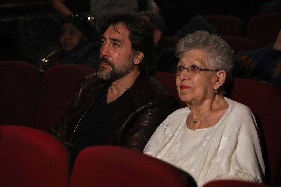 Pilar Bardem et son fils Javier Bardem - 11ème édition des "Actua and Haztuaccion Awards" de la fondation Aisge à Madrid, le 25 novembre 2018. 