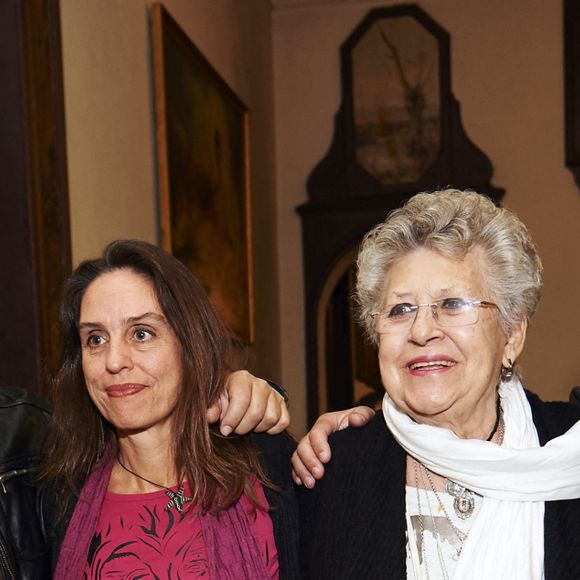 Javier Bardem, sa mère Pilar Bardem et Maria Carrion soutiennent le peuple Saharawi lors d'un évènement lors d'un évènement organisé par les associations Ceas-Sahara and Fisahara à Madrid, le 15 octobre 2015. 