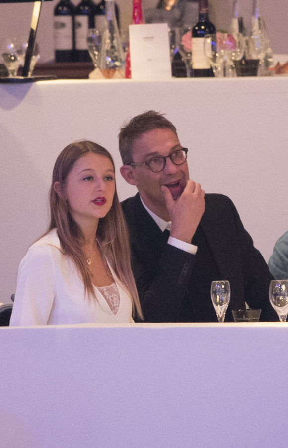 Julien Courbet et sa fille Lola lors du dernier jour du Longines Masters Paris à Villepinte, le 3 décembre 2017.