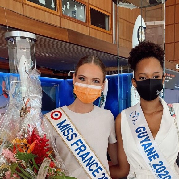 Amandine Petit et Héléneschka Horth à l'élection de Miss Guyane 2021.