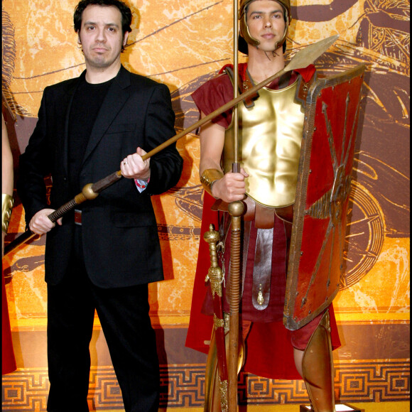 Alexandre Astier à la première du film "Astérieux aux Jeux Olympiques" à Paris en 2008.