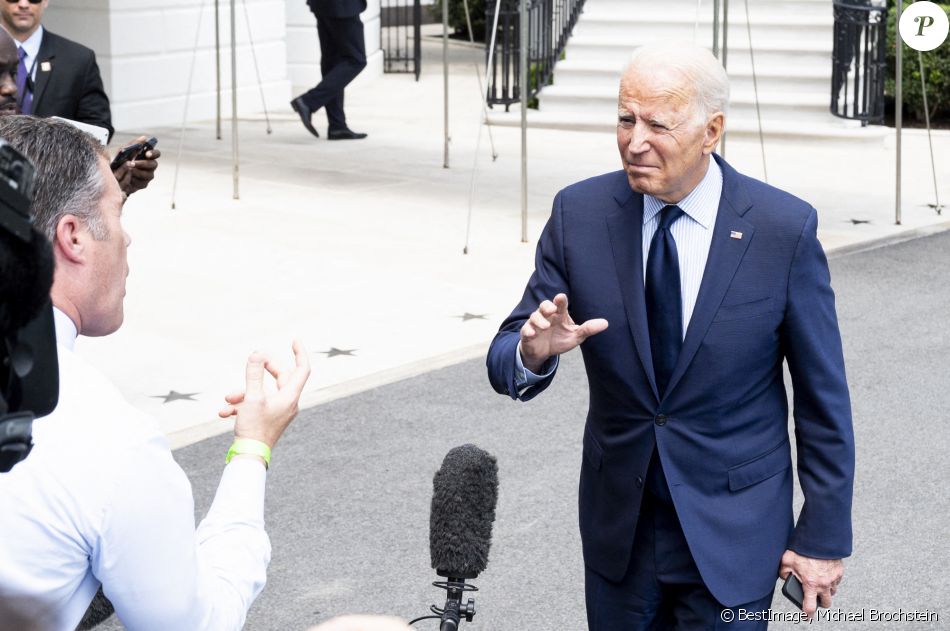 Joe Biden parle à la presse South Portico à Washington, DC avant de quitter la Maison Blanche pour se rendre à Camp David pour le week-end, le 16 juillet 2021. © Michael Brochstein/Zuma/Bestimage