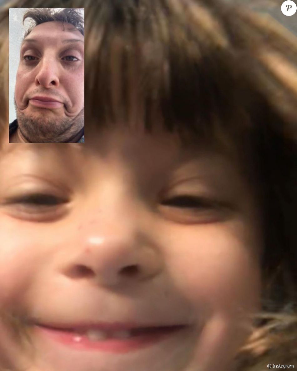 David Coscas (Mcfly) et son fils Néo en facetime.