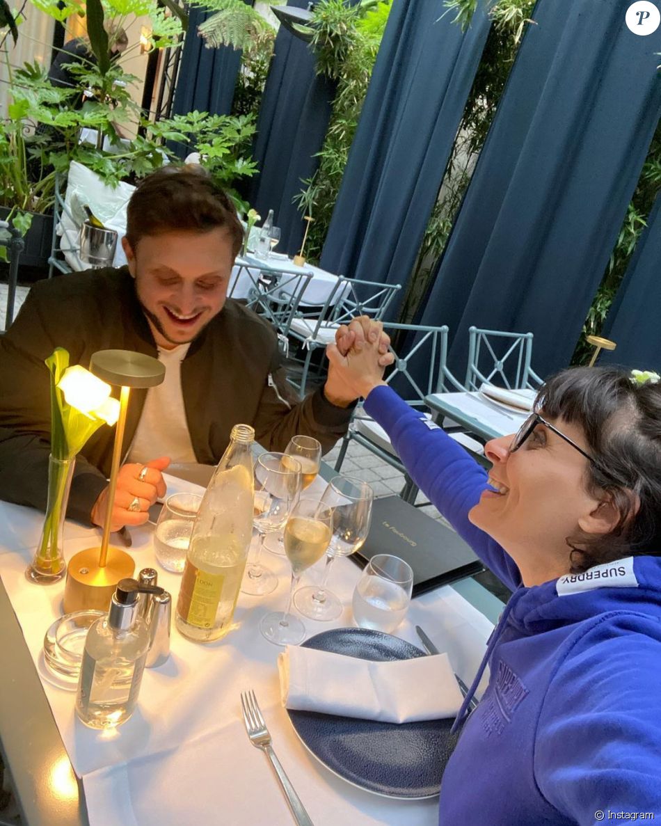 Tiffany et David Coscas (McFly) dînent en amoureux.