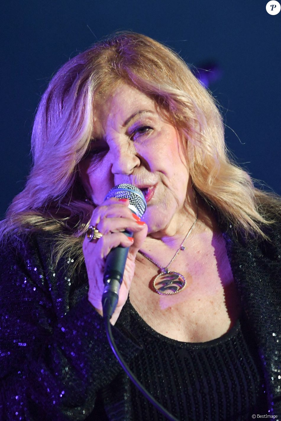 Nicoletta sur la scène du festival des Francofolies 2021 à la Rochelle, le 12 juillet 2021.