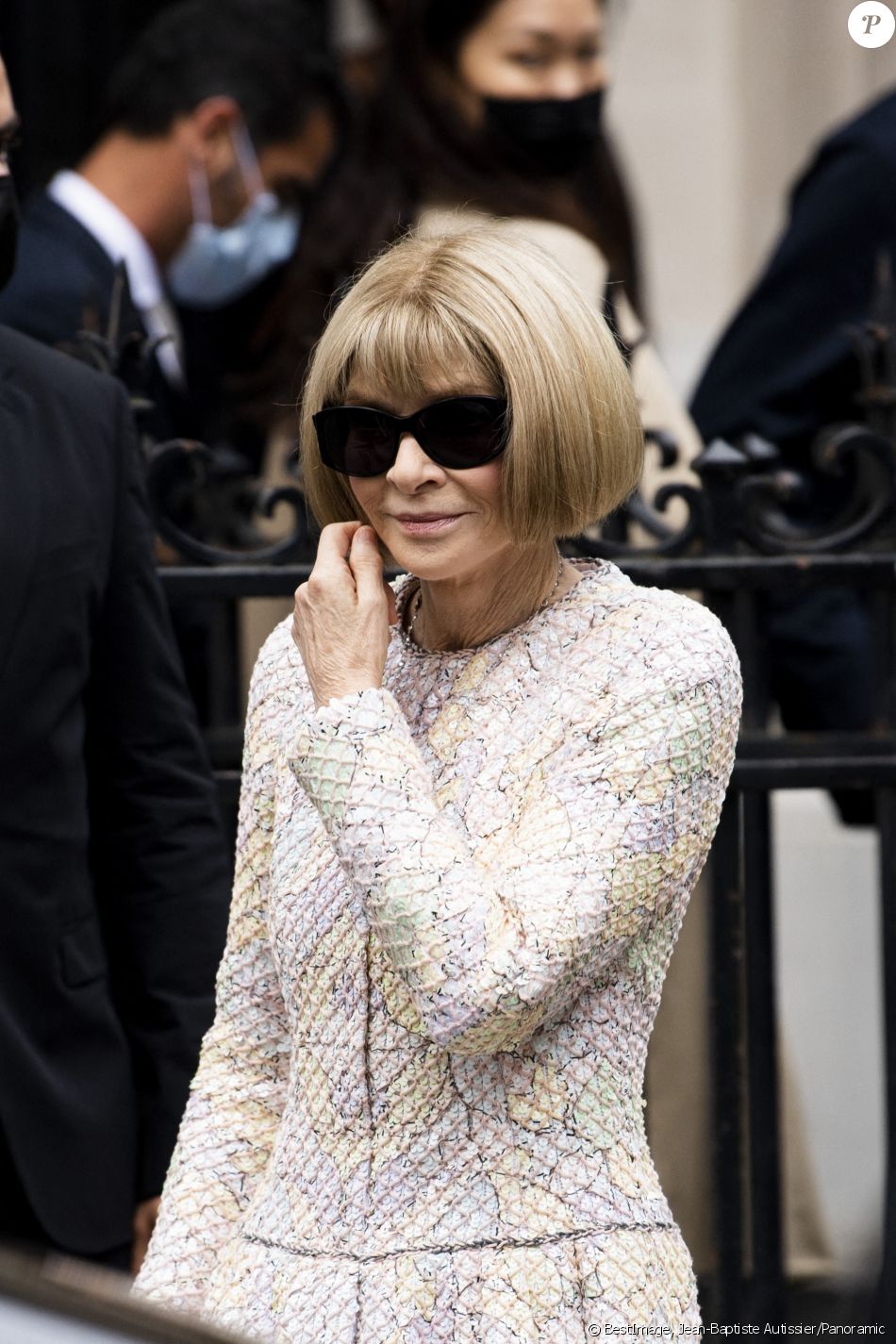 Anna Wintour arrive au défilé Chanel au musée Galliera à Paris, France, le 6 juillet 2021. © Jean-Baptiste Autissier/Panoramic/Bestimage