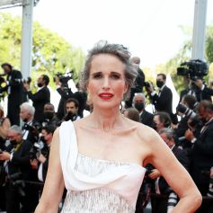 Andie MacDowell - Montée des marches du film " Tout s'est bien passé " lors du 74ème Festival International du Film de Cannes. Le 7 juillet 2021 © Borde-Jacovides-Moreau / Bestimage 