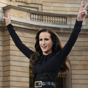 Andie MacDowell - Défilé L'Oréal Paris 2019 à la Monnaie de Paris le 28 Septembre 2019 pendant la fashion week. 