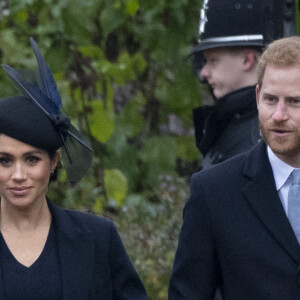 Le prince Harry, duc de Sussex et sa femme Meghan Markle, la duchesse de Sussex enceinte se rendent à la messe de Noël à l'église Sainte-Marie-Madeleine à Sandringham, le 25 décembre 2018.