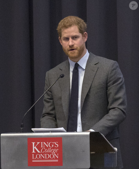 Le prince Harry a prononcé un discours lors de la conférence annuelle "Veterans Mental Health" au King's College à Londres. Le 15 mars 2018