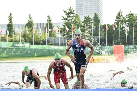 Sortie d'eau de Vincent Luis (Fra) durant le triathlon Hommes, Jeux Olympiques de Tokyo, le 26 juillet 2021.