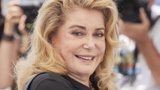 Catherine Deneuve vend ses chaussures de luxe à très bon prix