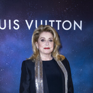 Catherine Deneuve au photocall de la soirée Louis Vuitton Stellar Jewelry Cocktail Event place Vendôme à Paris le 28 septembre 2020. © Olivier Borde / Bestimage 