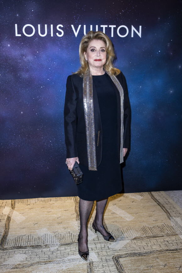 Catherine Deneuve au photocall de la soirée Louis Vuitton Stellar Jewelry Cocktail Event place Vendôme à Paris le 28 septembre 2020. © Olivier Borde / Bestimage 