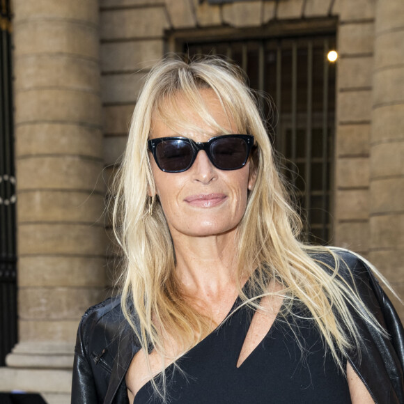 Estelle Lefébure - Les people au défilé L'Oréal Paris 2019 à la Monnaie de Paris le 28 septembre 2019 pendant la fashion week. © Olivier Borde / Bestimage 