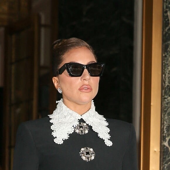 Lady Gaga, vêtue d'une robe courte, aperçue à New York, le 30 juillet 2021. 