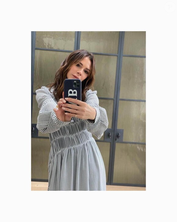 Victoria Beckham dévoile son look du jour sur Instagram.