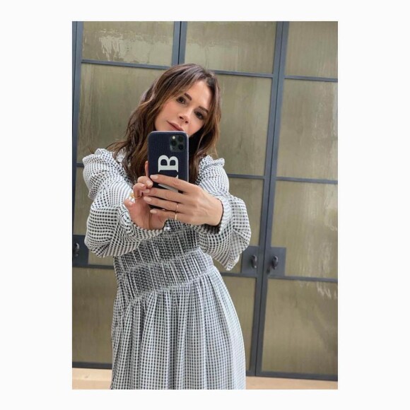 Victoria Beckham dévoile son look du jour sur Instagram.