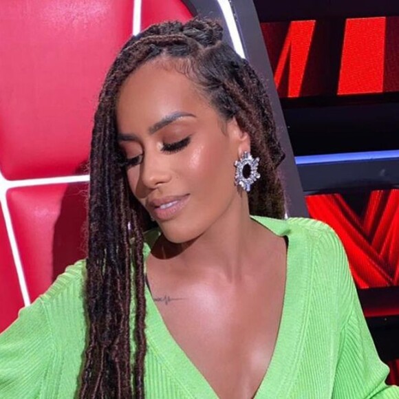 Amel Bent sur le plateau de "The Voice".