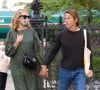 Exclusif - Julia Roberts et son mari Danny Moder se baladent main dans la main dans le quartier de Manhattan à New York. Julia est la seule à porter le masque.