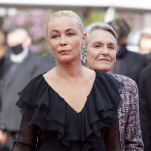 Emmanuelle Béart - Montée des marches du film " Les intranquilles " lors du 74ème Festival International du Film de Cannes. © Borde-Jacovides-Moreau / Bestimage