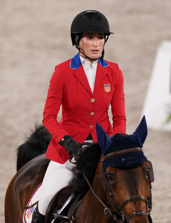 Jessica Springsteen et son cheval Don Juan Van De Donkhoeve, a remporté une médaille d'argent avec l'équipe des USA, aux Jeux Olympiques de Tokyo le 7 août 2021.