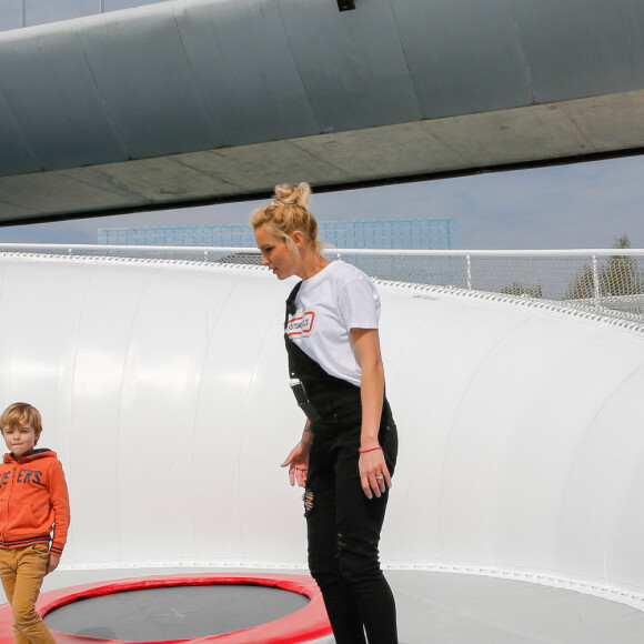 Exclusif - Elodie Gossuin, marraine de Futuropolis, sa fille Joséphine et son fils Léonard Lacherie lors de l'inauguration de Futuropolis, la nouvelle ville des enfants, dans le parc du Futuroscope à Poitiers le 13 avril 2019. © Philippe Doignon / Bestimage