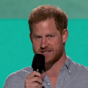 Capture d'écran du prince Harry, duc de Sussex, lors du concert caritatif "Vax Live" en faveur de la vaccination contre le Coronavirus (COVID-19) à Los Angeles. Le 8 mai 2021 