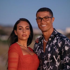 Cristiano Ronaldo a partagé cette photo de lui avec sa chérie Georgina, sur Instagram.