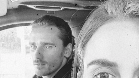 Antoine Griezmann avec sa femme Erika, son "vice" : tendre photo des amoureux