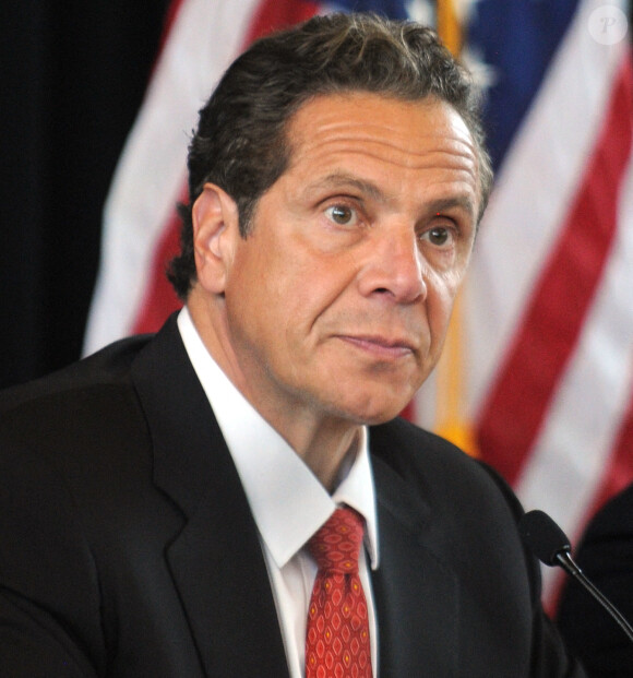 Accusé de harcèlement sexuel, le gouverneur de New York Andrew Cuomo démissionne.