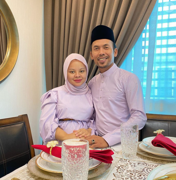 Siti Sarah Raissudin et son mari Shuib Sepahtu. Mai 2021.