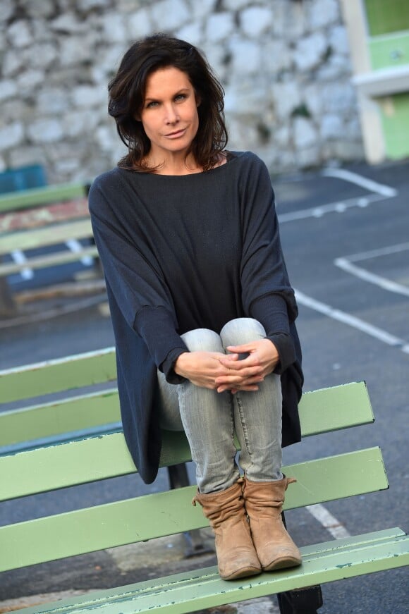 Astrid Veillon participe à la campagne "Lecture pour tous" au collège Ségurane à Nice le 6 février 2017. © Bruno Bebert / Bestimage