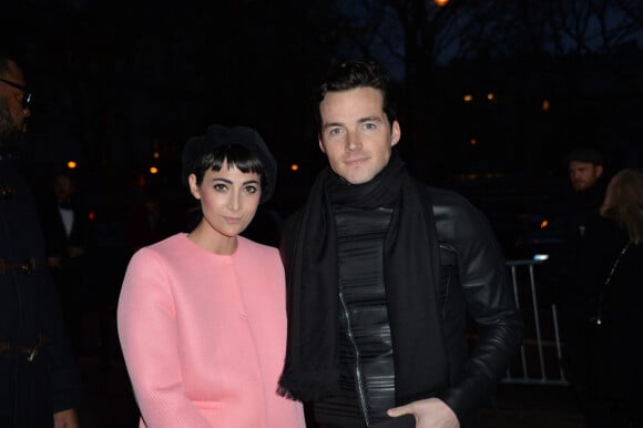 Ian Harding et sa compagne Sophie Hart - People arrivant au défilé de mode "Giorgio Armani Privé", collection Haute Couture printemps-été 2015 au Palais de Tokyo, à Paris. Le 27 janvier 2015